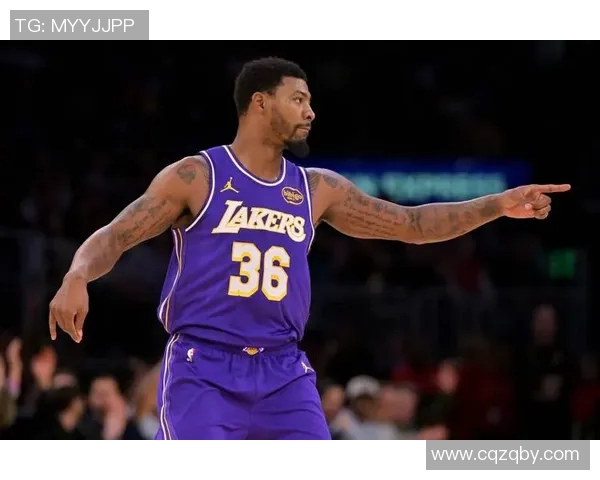 马库斯斯马特的篮球之路与成长历程解析